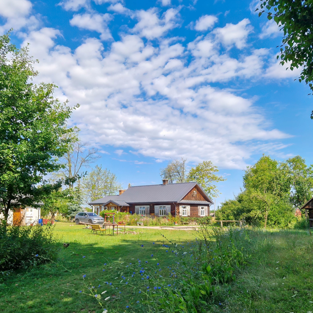 The weather is great and the skies are beautiful The weather is great and the skies are beautiful